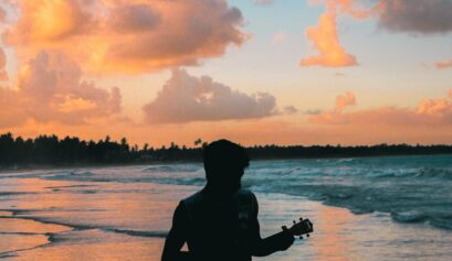 ukulele playing